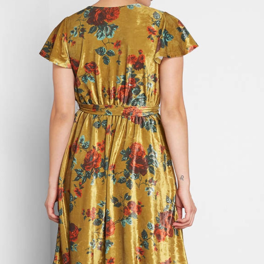 Modcloth A Line velvet Mustard Floral Wrap Midi Dress Small New without tag - Picture 2 of 10